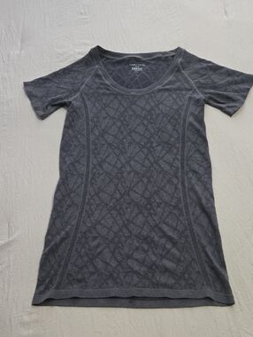 Women’s Heather Charcoal Short-Sleeve Knit Tee